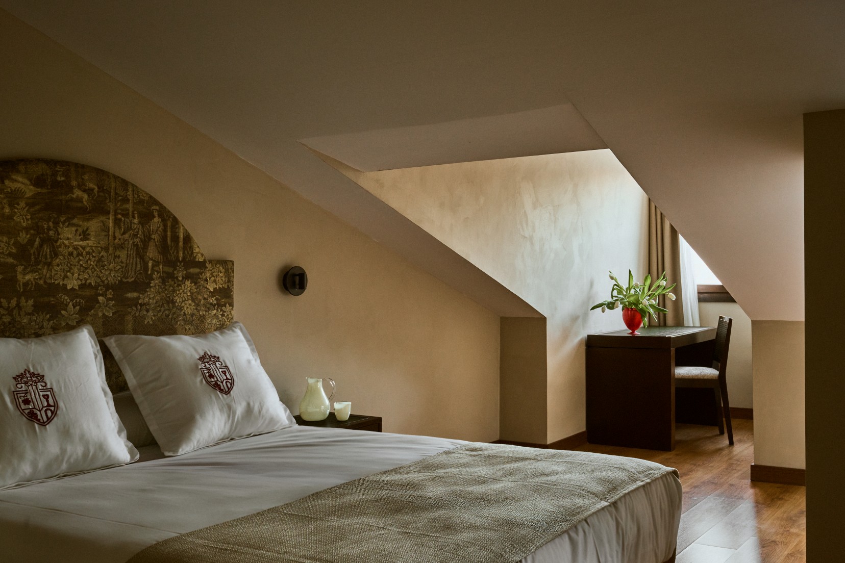 Hotel Convento San Esteban. Habitación Buhardilla.